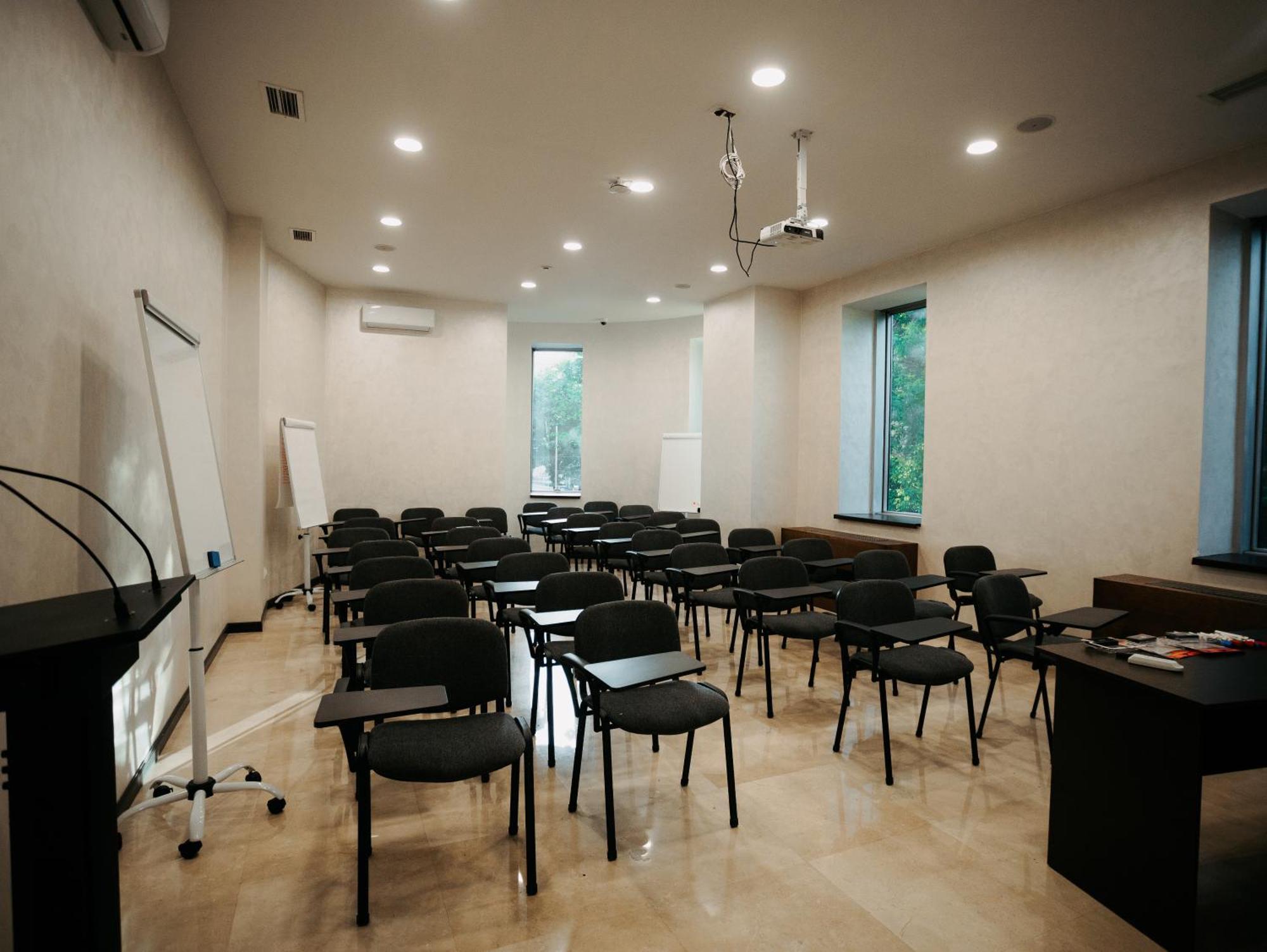 Grand Mildom Hotel Almaty Ngoại thất bức ảnh